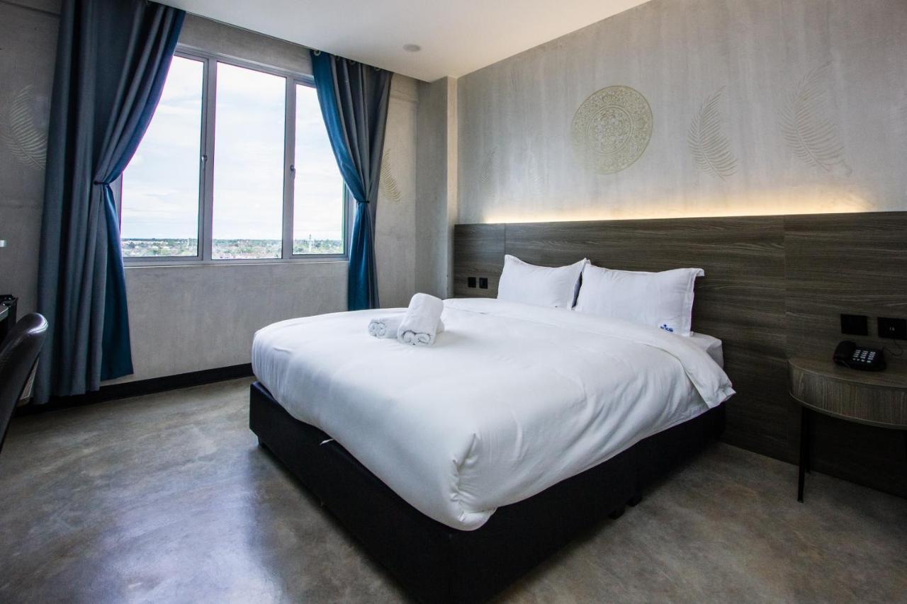 Sri Indar Hotel & Suites Parit Buntar Εξωτερικό φωτογραφία