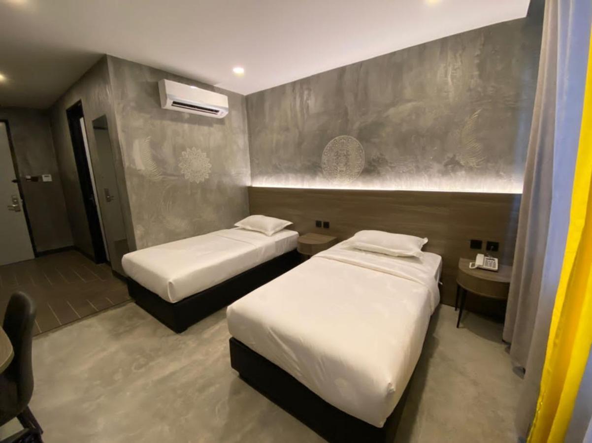 Sri Indar Hotel & Suites Parit Buntar Εξωτερικό φωτογραφία